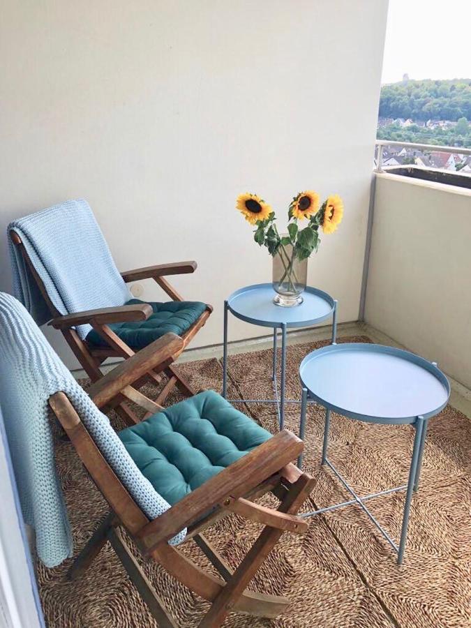 Grosses Appartement Mit Aussichtsbalkon Лудвигсбург Екстериор снимка